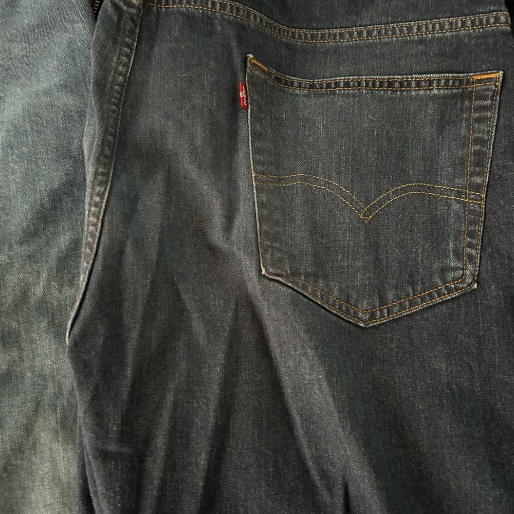 Levi’s Relaxes 569 Jeans